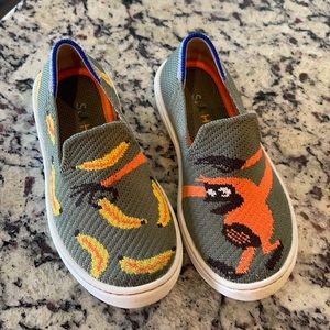 Rothy’s kids monkey and banana pattern Size 10